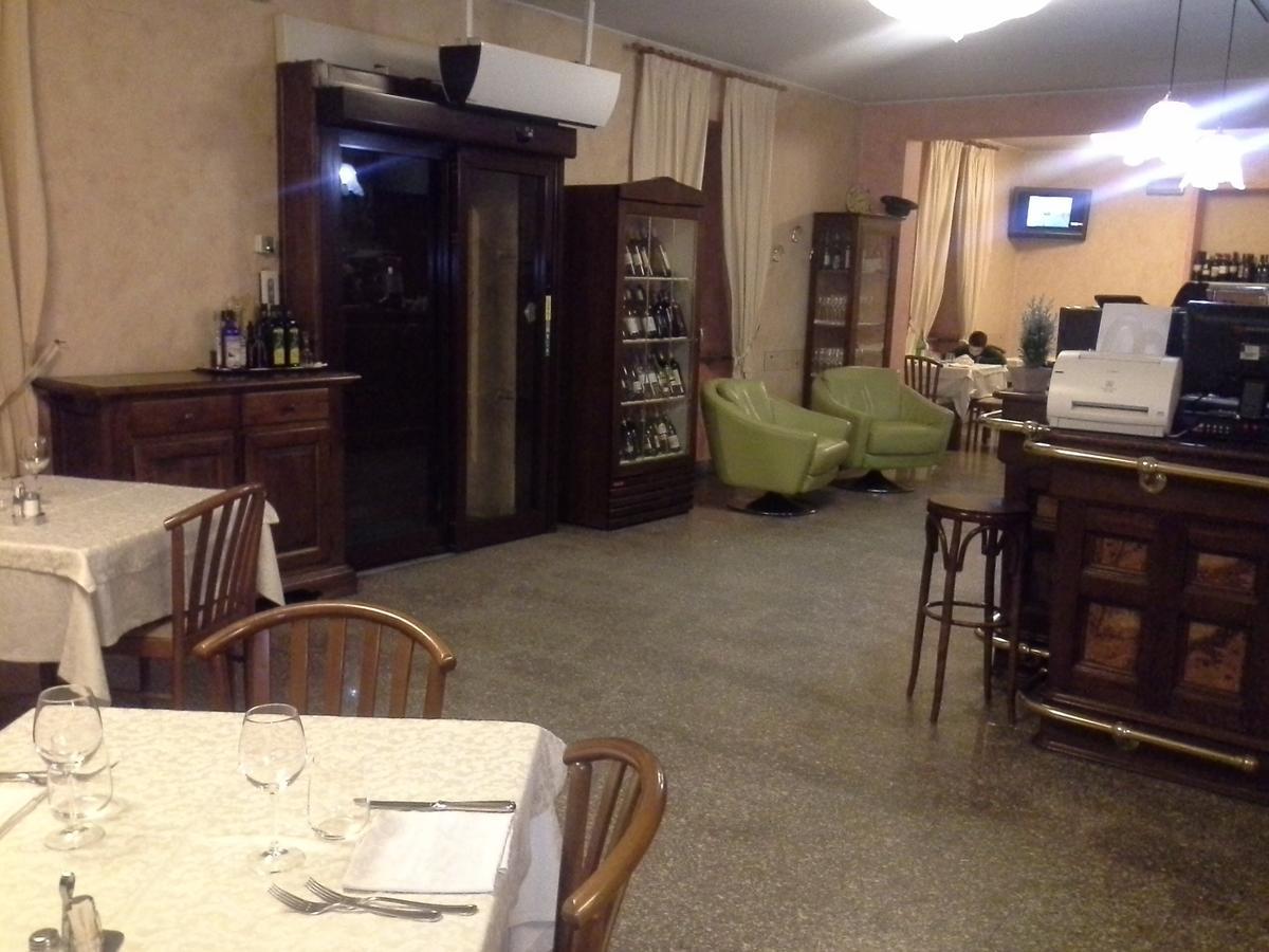 Hotel Ticino Ristorante Chierico Carbonara al Ticino Exterior photo